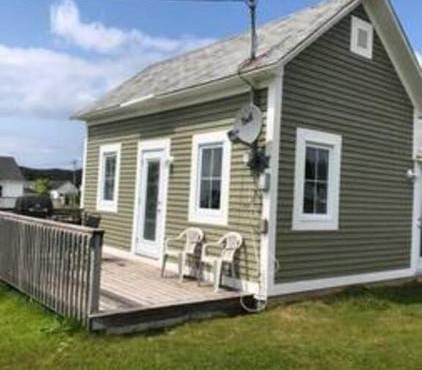Experience Tranquility Cricket Field Offers Charming Retreat in Twillingatate