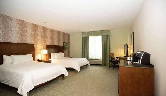 Explore Covington's Central Business District – Room Beds Near Top Attractions