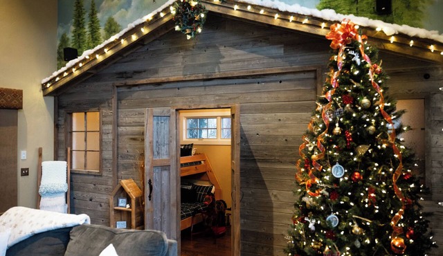 Festive Bigfork Estate | Ping Pong & Foosball w/Flathead River Views
