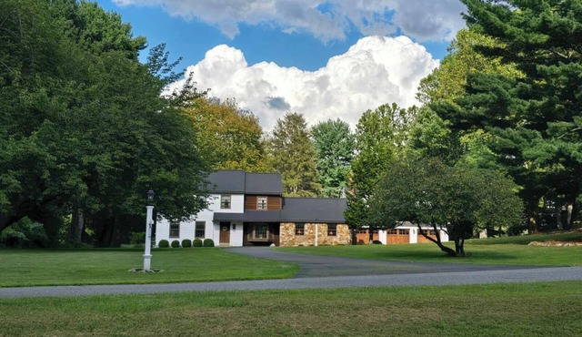 MAJOR INTERNATIONAL SPORTING EVENT Spacious 4-bedroom house in peaceful Chadds Ford with AC,