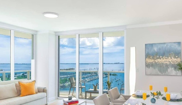 FIFA World Cup Base: Grove Balcony & Bay Views