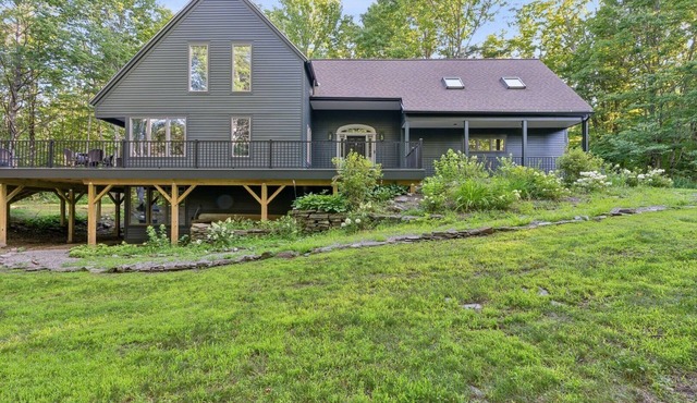 Fox Crossing House with Large Deck & Fire Pit