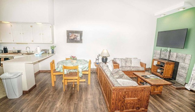 Gateway Condo Unit 25 - 12 to 15 minute drive to Killington Mountain