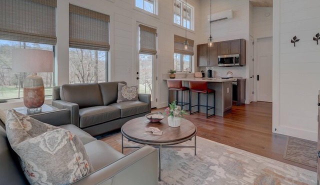 Golf and Riverfront Cottage | King Bed | Group Availability