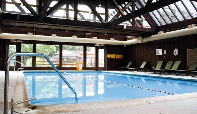 Golf & Nature Escape Close to Quassy Park & Southford Falls State Park