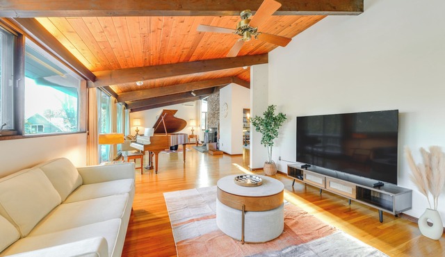 Gorgeous MCM Deck House Near Gillette Stadium!