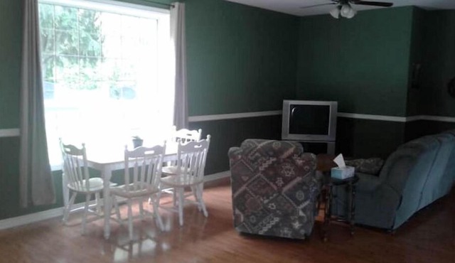 Grumpy's Suite by the Lake