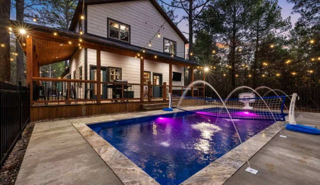 Heated Pool, MiniGolf, Hot Tub, FirePit, Sleeps 14