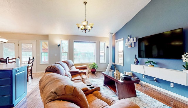 Hike, Golf & Explore: Driggs Home w/Patio & Grill