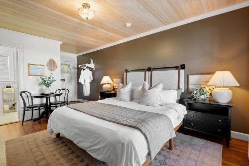 Historic Riverview Inn Five