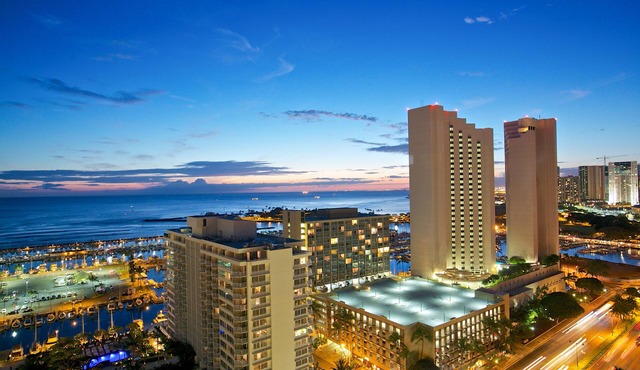 Huge Panoramic Ocean View. Walk to the Beach. Low rate of 3,900 per month.