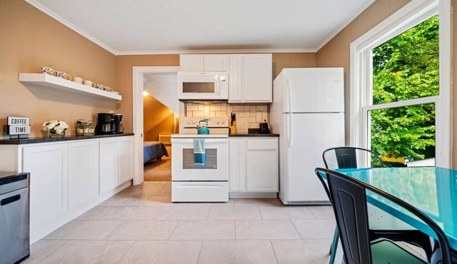 Ideal 2BD location in Saco w/ Free Parking