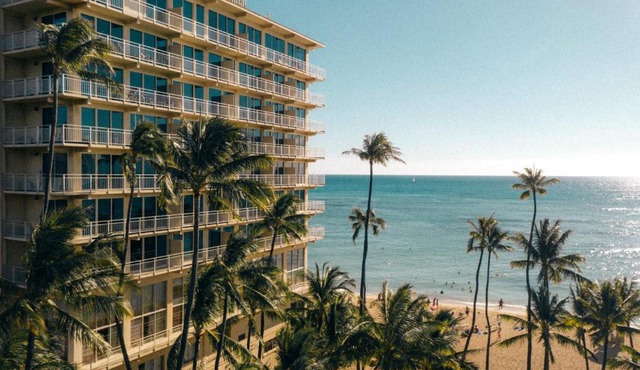 Kaimana Beach Hotel