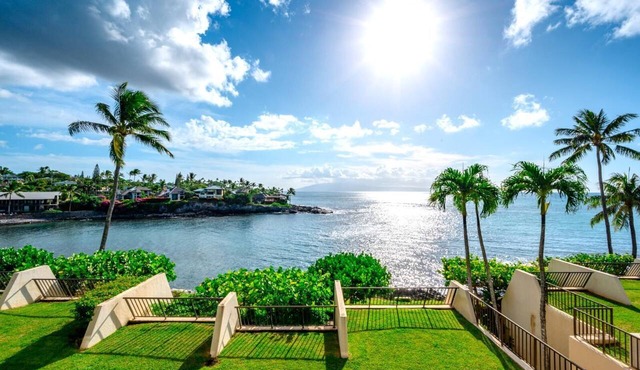 KBM Resorts | FREE CAR | Napili Point | Oceanfront | Spacious 2-Bedroom Villa! NAP-C18