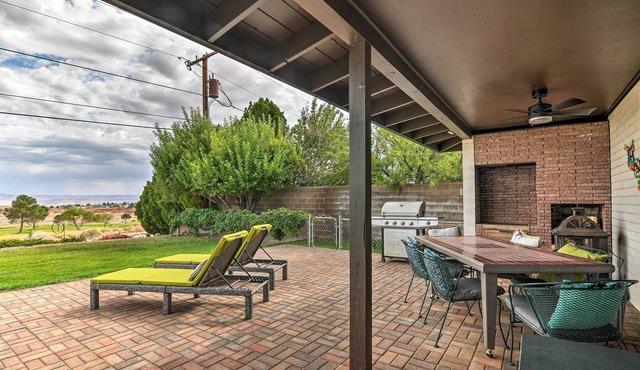 Lake Powell Views: Mid-Century Home in Page