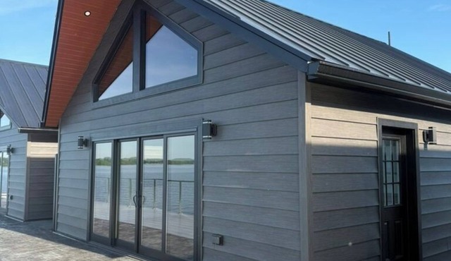 Lakefront Bliss Cozy 2-bedroom Cabin with Stunning Views