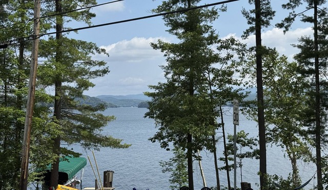 Lakefront house with mountain-range views, waterfront dock, 2 SUPs & kayak