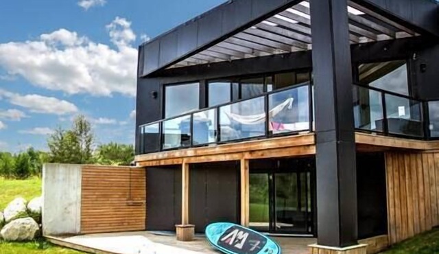 Lakefront Modern Cottage: 25 mins to Blue Mountain