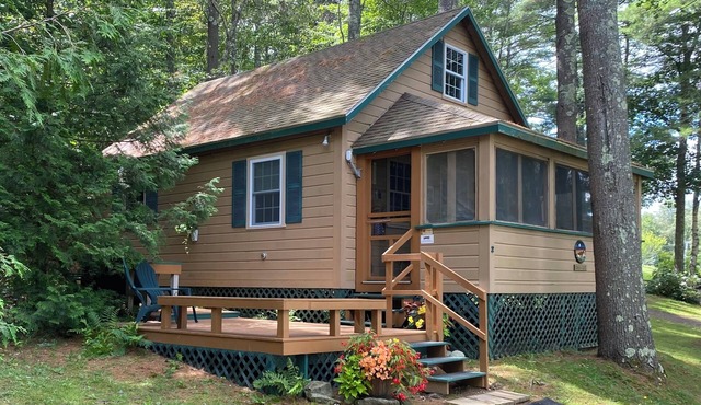 Lakeside Housekeeping Cottage in Leeds, Maine on Androscoggin Lake