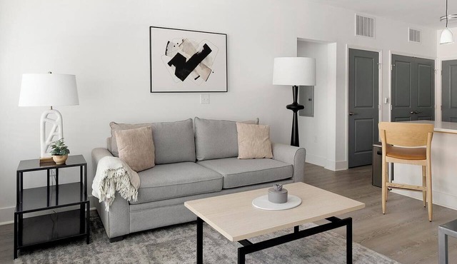 Landing | Beautiful 2BD, Gym, Clubhouse