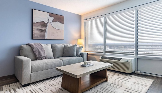 Landing | Chic 1BD, Game Room, Gym