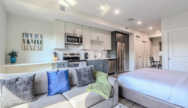 Landing | Stunning Studio, Gym