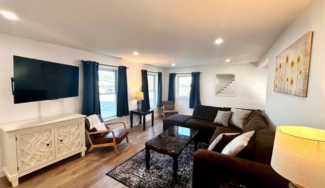 Ledge - Apartment in Downtown