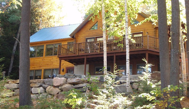 Lovely Private Log Home Perfect For Larger Families Situated On Thompson Lake