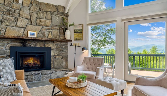 Luxe Mountainside Home with Panoramic Valley Views
