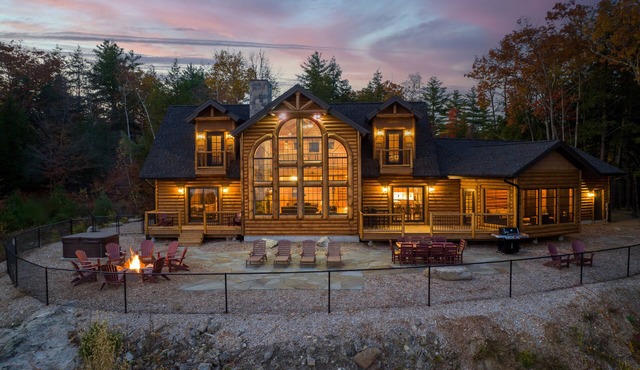 Luxurious Big Bear Log Home at Newfound Lake