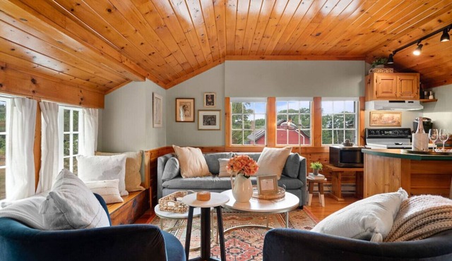 Luxurious Bungalow at Boutique Winery w/Tasting