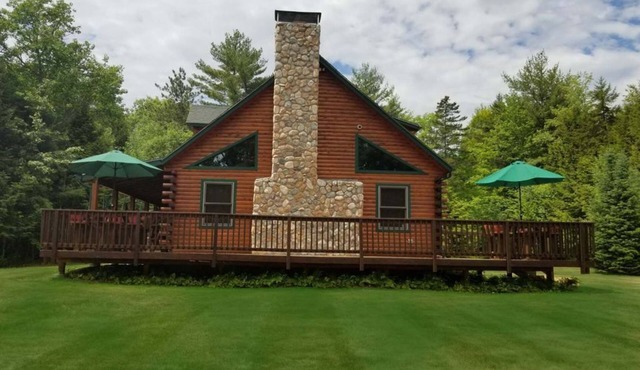 Luxury Riverfront Log Cabin Retreat White Mountains, NH