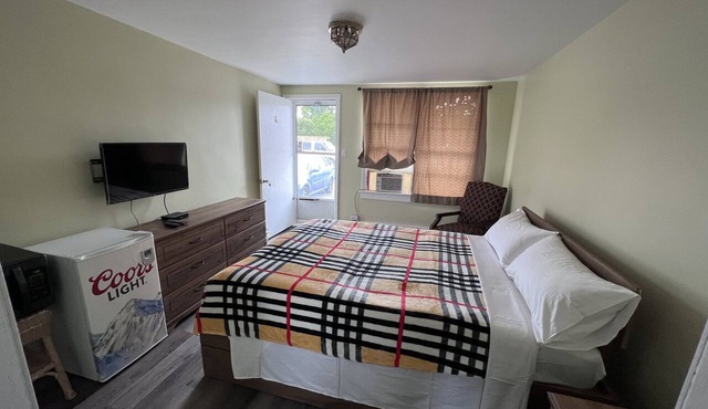 Maple Leaf Motel