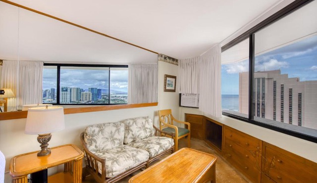 Marina Tower 3702