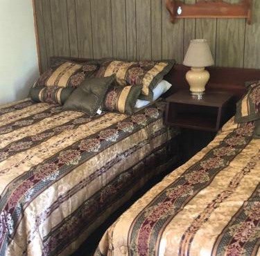 Michael Dee's Motel