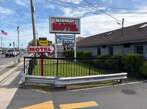 Midway Motel