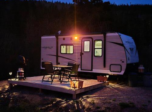 Moceanset Getaways - Elegant, Ocean, Mountain and Sunset Views "Camping Experience"