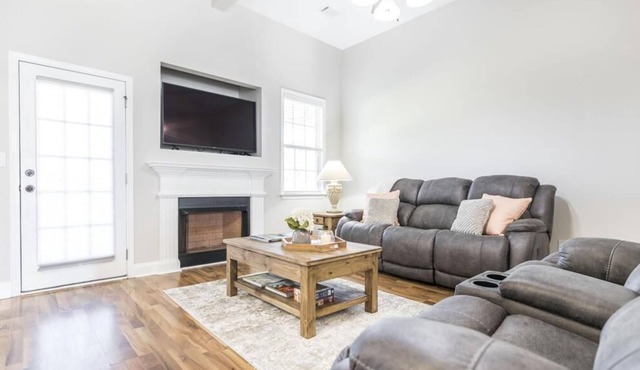 Modern and Spacious Home near Robins AFB
