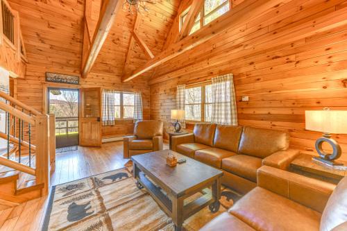Modern Comforts Classic Cabin: Family/Fish Escape!