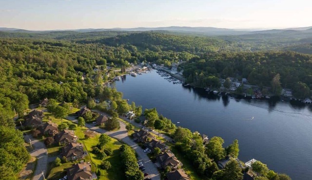 Modern Lakefront Home, Walk to Sunapee Harbor