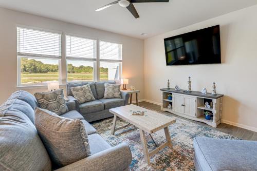 Modern Millville Home: 5 Mi to Beach & Boardwalk!