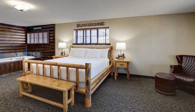 Modern Stay in Moline | 0.5 mi to Vibrant Arena at The MARK