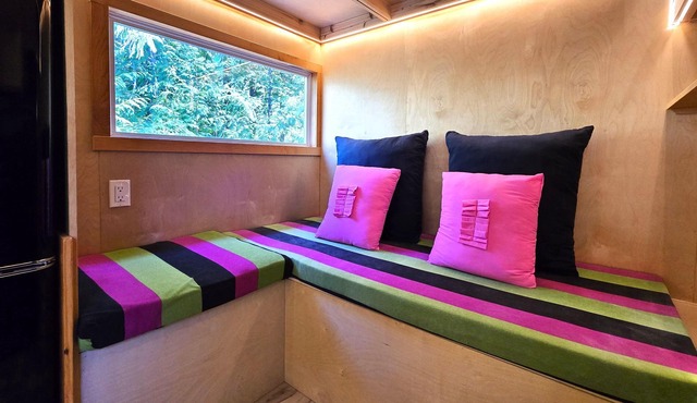 (NEW) Designer Tiny Home Nestled in Tranquil Forest- Nature Lover's Paradise