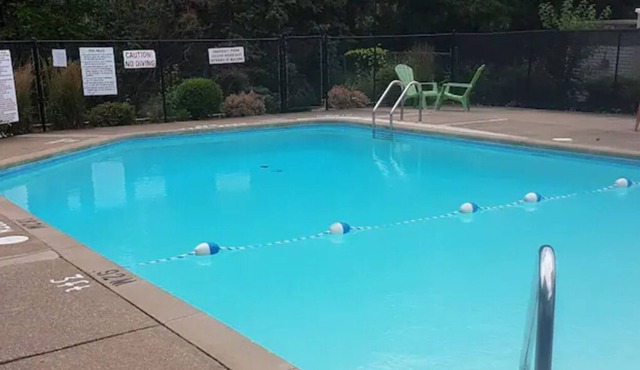 Nice private one bed room large apartment in Niagara