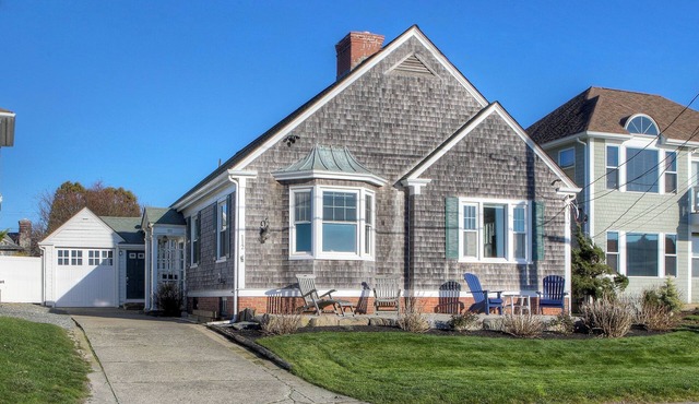 Oceanfront 3-Bedroom Near First Beach