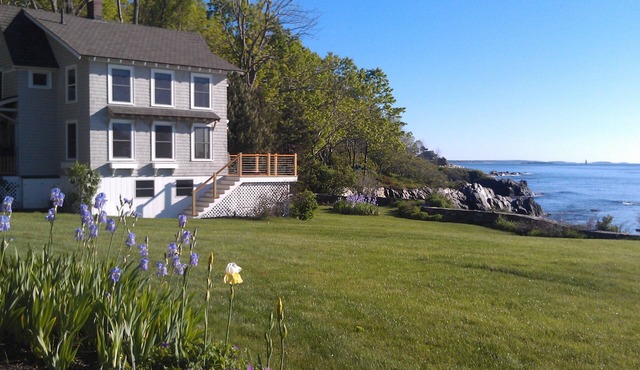 Oceanfront Cottage with Spectacular Views of Casco Bay
