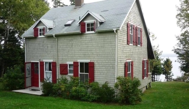 Oceanfront Cottage on Blue Hill Bay