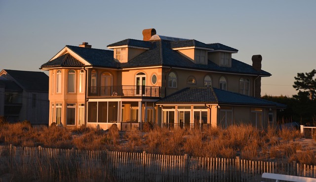 OCEANFRONT GATED ESTATE @ end of Boardwalk! Pool, Jacuzzi & sleeps 14