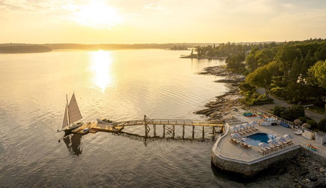 Partial Oceanview Lodge | King + Porch