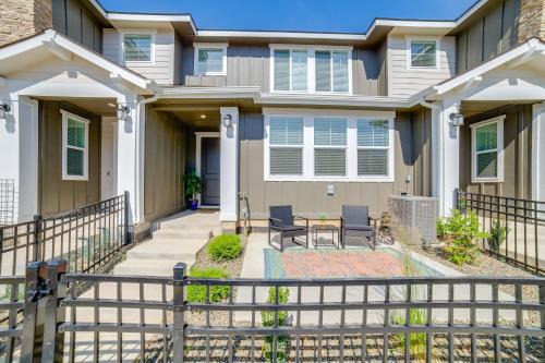 Patio, Park & Peace: 'Skyview Landing' in Eagle!